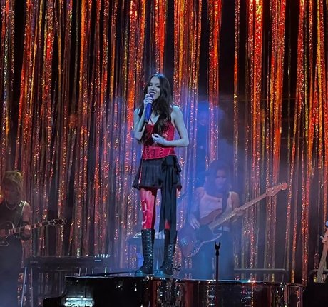 Olivia Rodrigo adult star photos