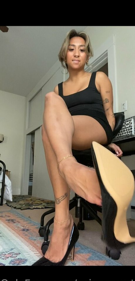 asiansmartsolesfree sexy model photo