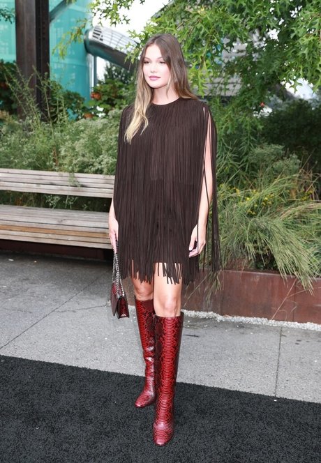 Olivia Holt star nice galleries