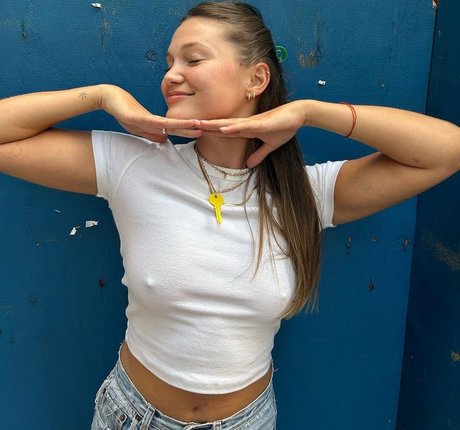 Olivia Holt best actress images