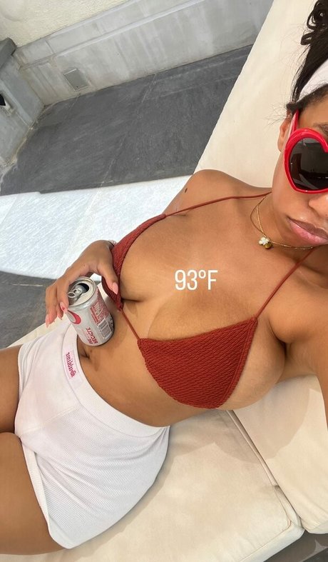 Daphne Blunt star sex pics