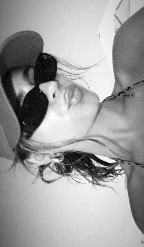 Jessy Hartel model top photos