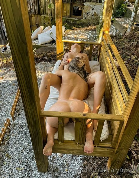 Alyne Lary star porn pics