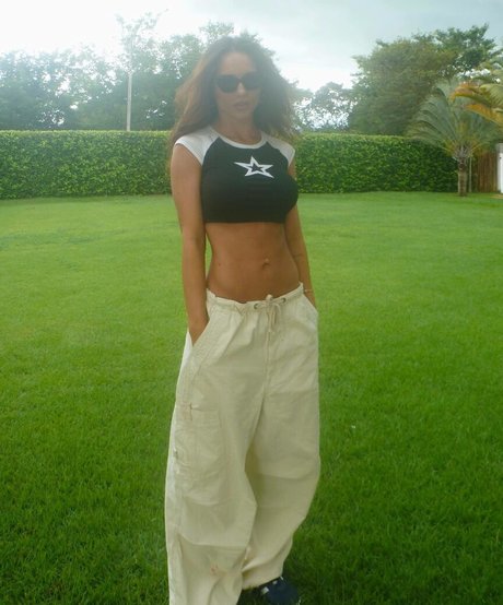 Rafa Kalimann model top pic