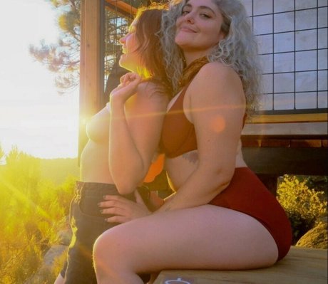 Whitney Moore star pictures