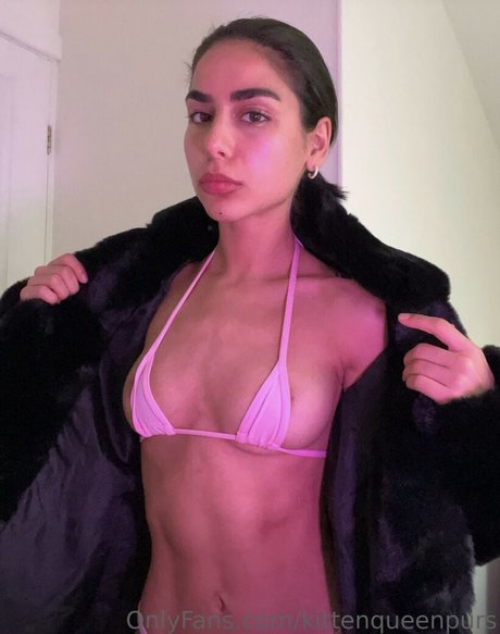 Kittenqueenpurs model nudes photos