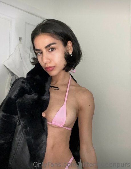 Kittenqueenpurs pornographic model image