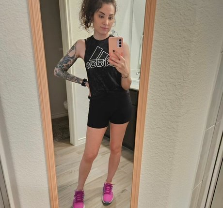 MelonieMac hot star pics