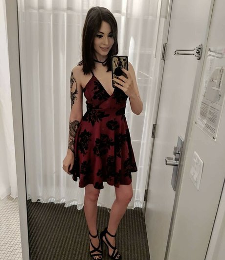 MelonieMac hot pornstar pic