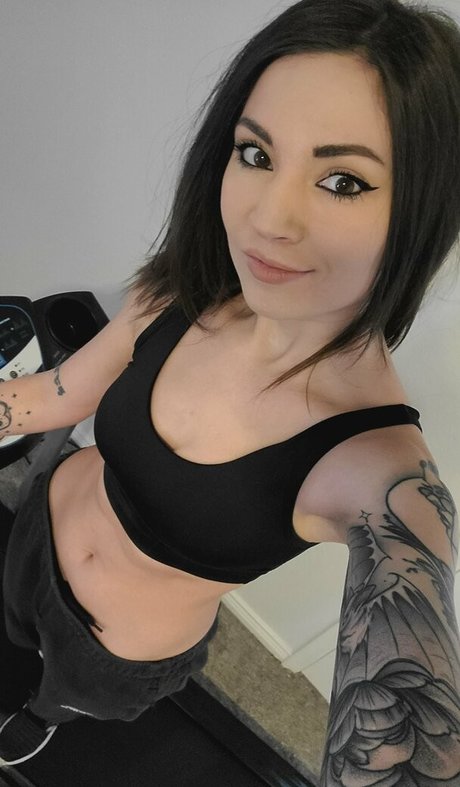 MelonieMac adult actress archive