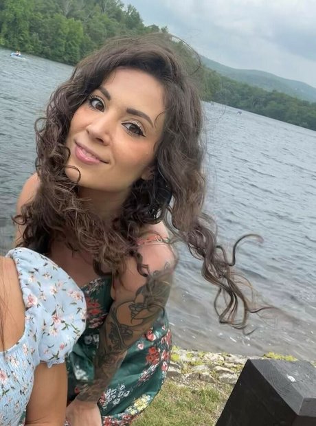 MelonieMac perfect actress gallery