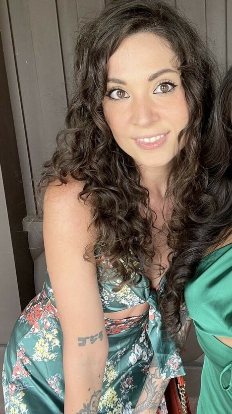 MelonieMac sex model images