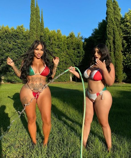 JessGotJugs erotic pornstar pic