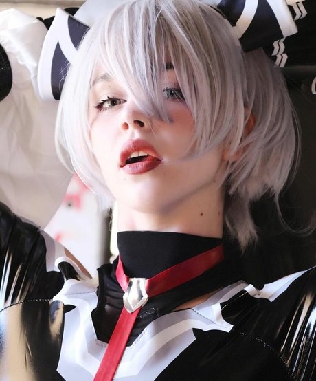 emquizii high quality actress photos