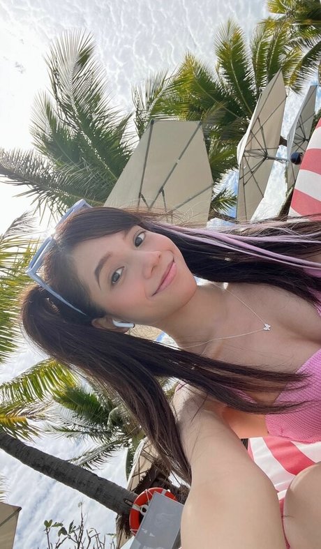 Eeeveenara adult actress picture