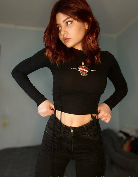 Alie Smith nice pornstar pics