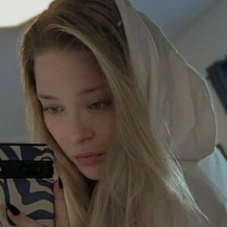 Neevi erotic star image