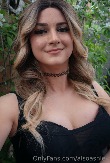 Ashley Barron beautiful actress photo