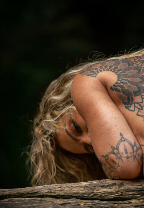 Natalia Casassola pretty model pic