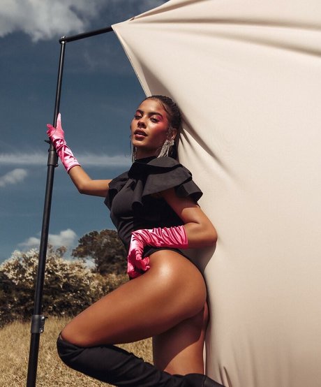 Bella Campos free model pictures