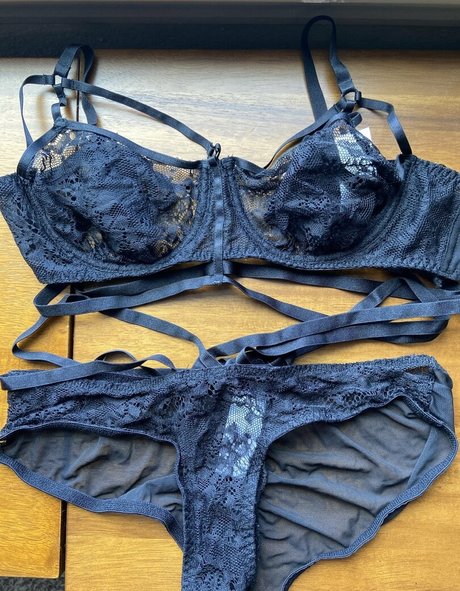 petite feet onlyfans beautiful pictures