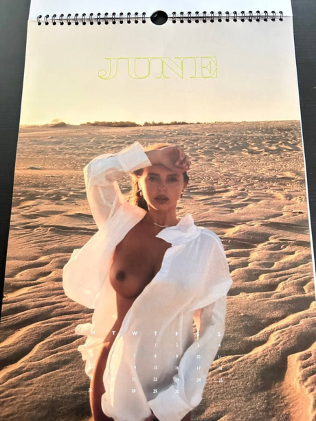 Luna Stevens model nude pictures