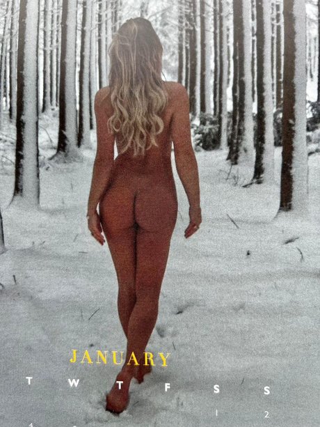 Luna Stevens sexy model pics