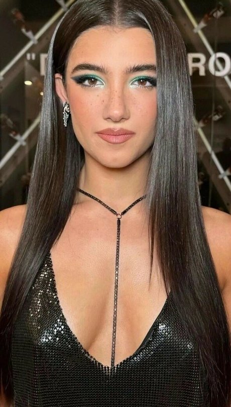 Charli D Amelio pretty actress pics