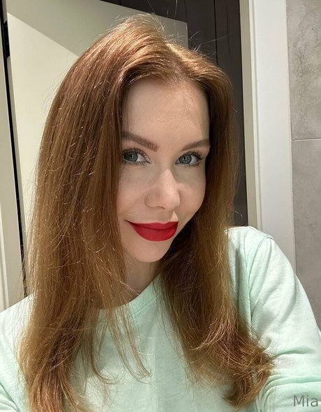 miabandini69 porn model photos