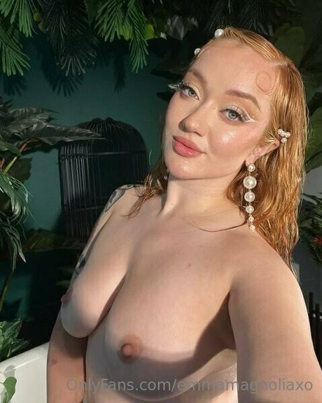 emmamagnoliaxo sexy actress photo