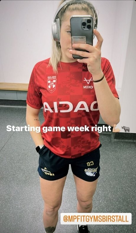 Caitlin Beevers beautiful star images