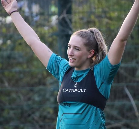 Caitlin Beevers perfect actress img