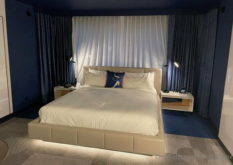 serenitycox pornstar sexy photo