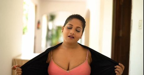 Naari Magazine exclusive model pictures