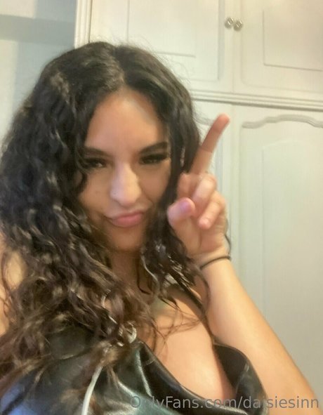 daisiesinn star erotic pics