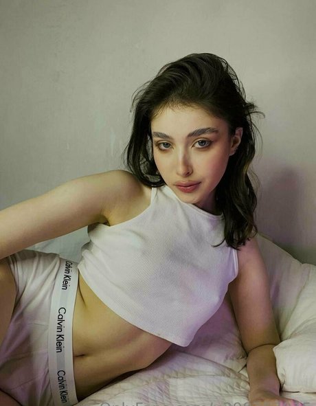 crazy luuuuuna model exclusive picture