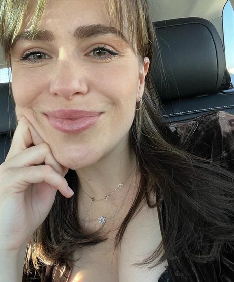 Nicolle Gironda pretty pornstar pictures