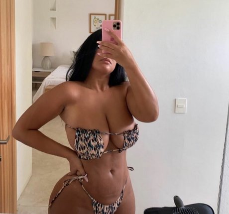 Viphanaaels model sexy pics