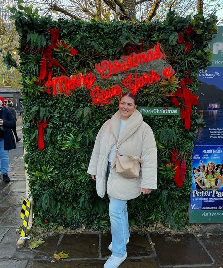 chelsea leigh naked actress img