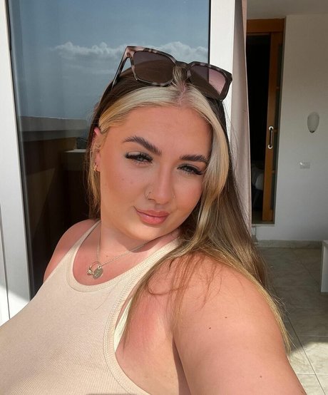 chelsea leigh naked actress image