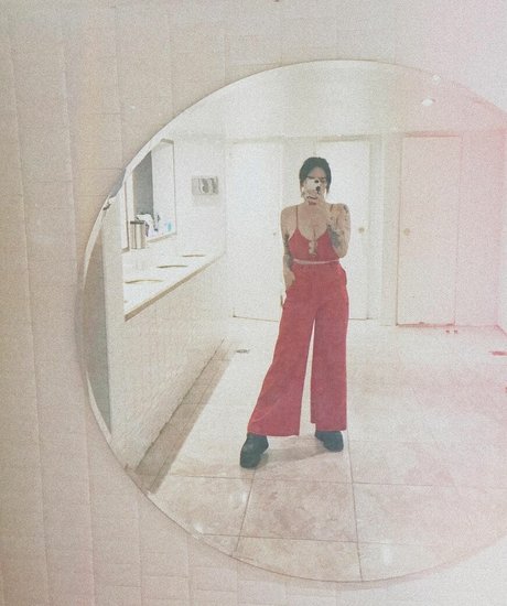 Delfi Peralta art star photos