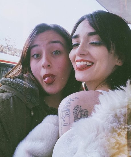 Delfi Peralta model photo