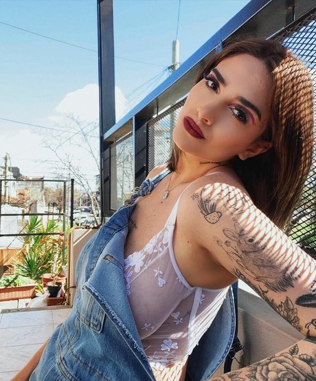 Delfi Peralta model porn pics