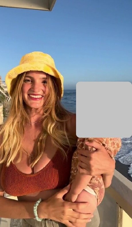 Isabella Abell porn model img