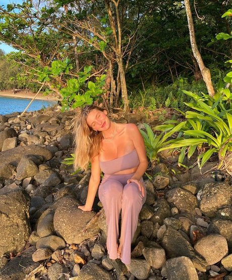 Isabella Abell nice actress archive