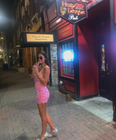 Nicole Fatone hot actress image