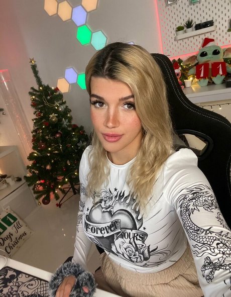 Kunshikitty exclusive star image