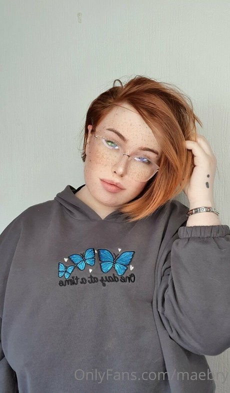 maebry free model photo