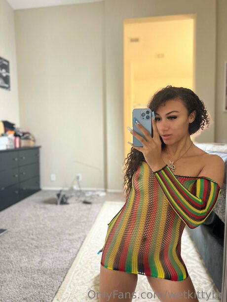 wetkittybri model hot photo