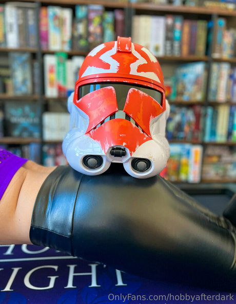 hobbyafterdark naked model pictures